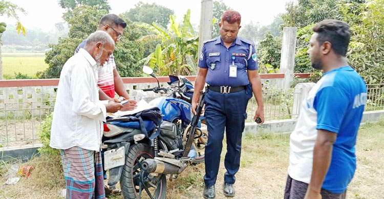 যশোরে চেয়ারম্যান প্রার্থীর বাড়ির সামনে বোমা বিষ্ফোরণ