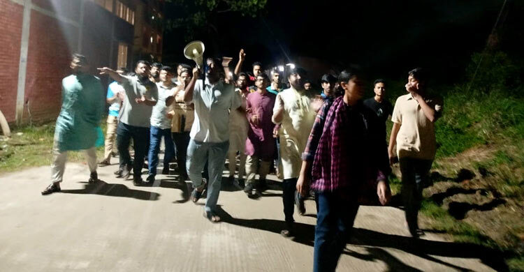 আবারো জাবিতে শোনা গেলো রাজাকার স্লোগান