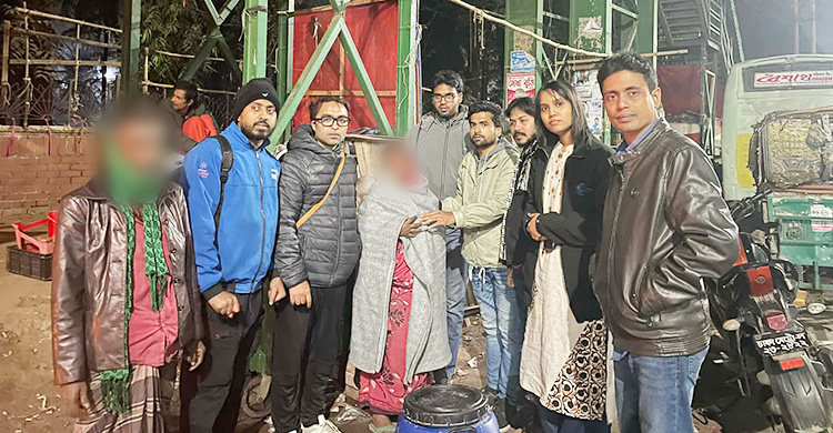 ছিন্নমূলদের শীতবস্ত্র দিয়ে ধানের শীষে ভোট চাইলেন ছাত্রদল নেতারা