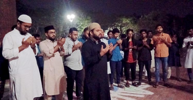 জাবিতে আয়াতুল্লাহ খামেনির গায়েবানা জানাজা