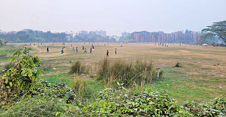 উদ্বোধনের আগেই নষ্ট হওয়ার পথে ৪ কোটি টাকা ব্যয়ে নির্মিত খেলার মাঠ