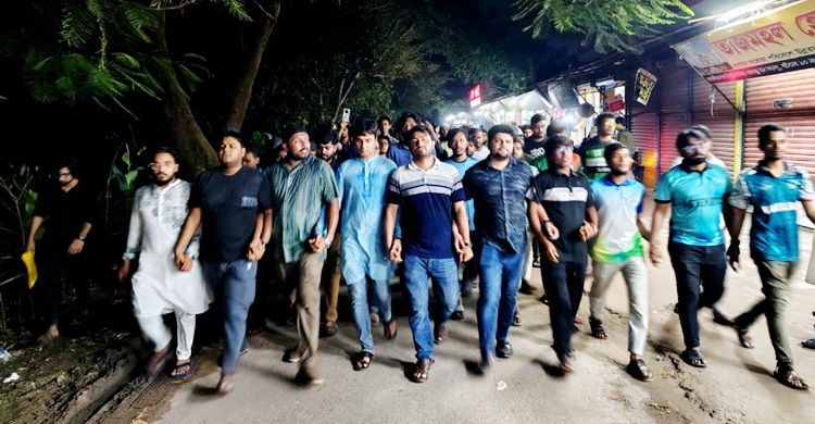 পাথর মেরে ব্যবসায়ীকে হত্যার প্রতিবাদে উত্তাল জাবি