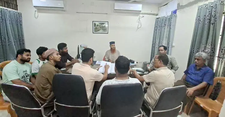 পাঁচ দফা দাবি নামার আশ্বাসে অবরোধমুক্ত জাবির প্রধান মেডিকেল অফিসার