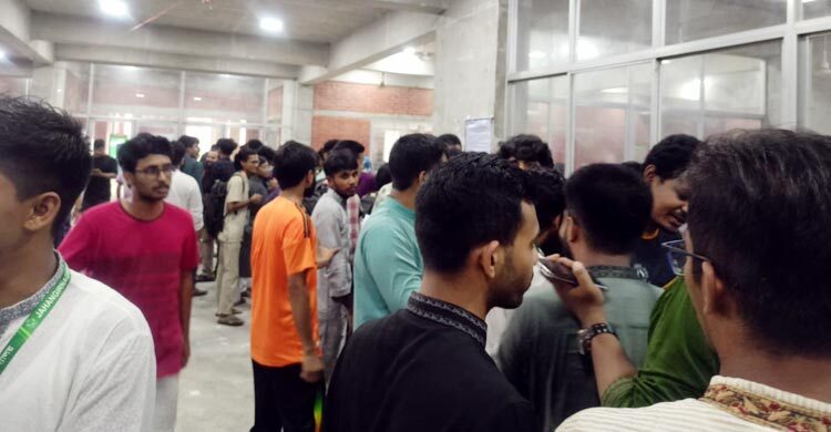 তাজউদ্দীন হলে সাড়ে ৭ ঘণ্টায় ভোট পড়েছে ৫৬ শতাংশ