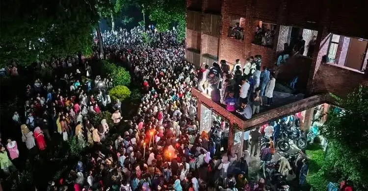 জাবি ছাত্রীকে ধর্ষণচেষ্টা, অভিযুক্তকে গ্রেফতারে ৪৮ ঘণ্টার আলটিমেটাম