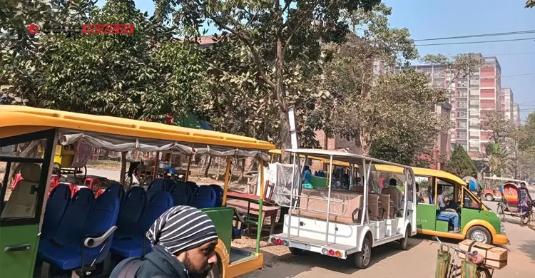 জাহাঙ্গীরনগর ক্যাম্পাসে দুর্ভোগের অপর নাম রিকশা