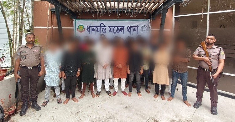 ঝটিকা মিছিলের প্রস্তুতিকালে ছাত্রলীগ-যুবলীগের ৩২ নেতাকর্মী গ্রেফতার