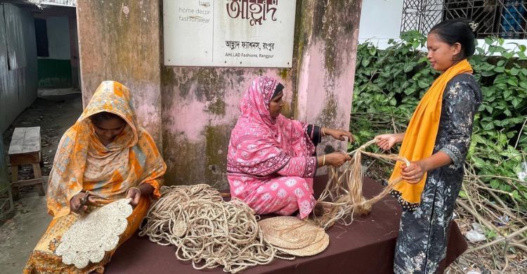 চলচ্চিত্রের জগৎ ছেড়ে ব্যবসার আঙিনায়, হয়েছেন বর্ষসেরা মাইক্রো উদ্যোক্তা