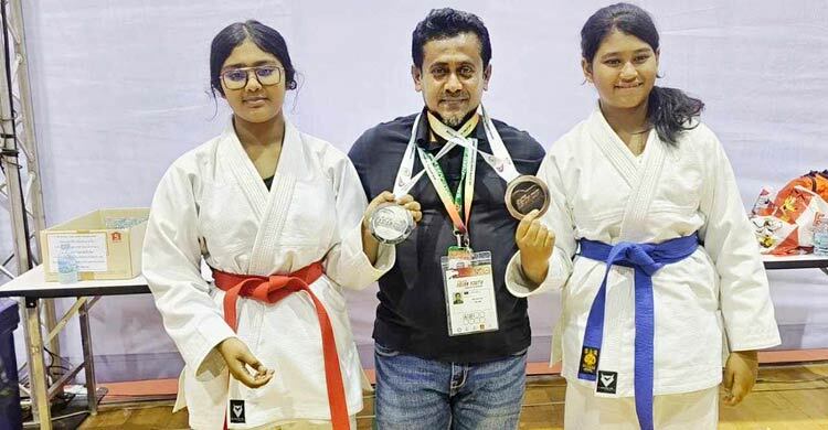 ঘরোয়া কার্যক্রমে নজর না থাকলেও থেমে নেই বিদেশ সফর