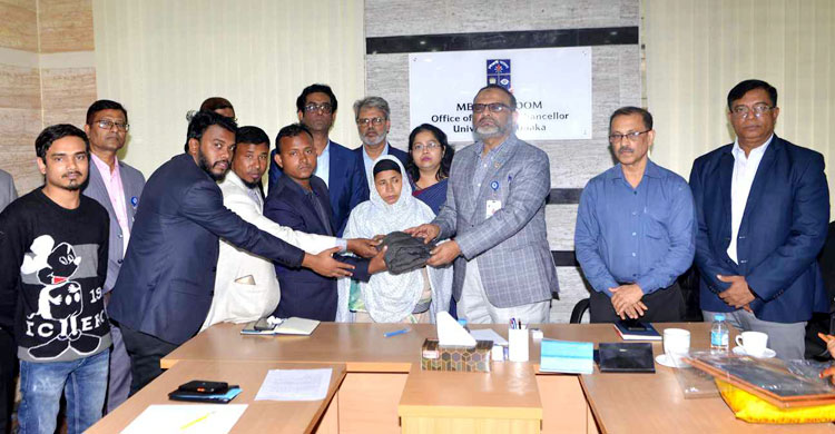 ঢাবির সংগ্রহশালায় আবু সাঈদ-ওয়াসিমের ব্যবহৃত জিনিসপত্র হস্তান্তর