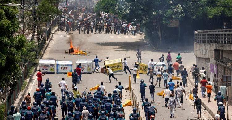 গণঅভ্যুত্থানে হত্যাসহ ১৫ মামলার চার্জশিট দিল পুলিশ