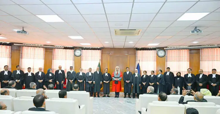 শপথ নিলেন হাইকোর্টের ২১ বিচারপতি