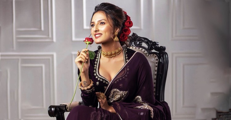 ঢাকায় হলো অভিষেক, কে এই জ্যোতির্ময়ী