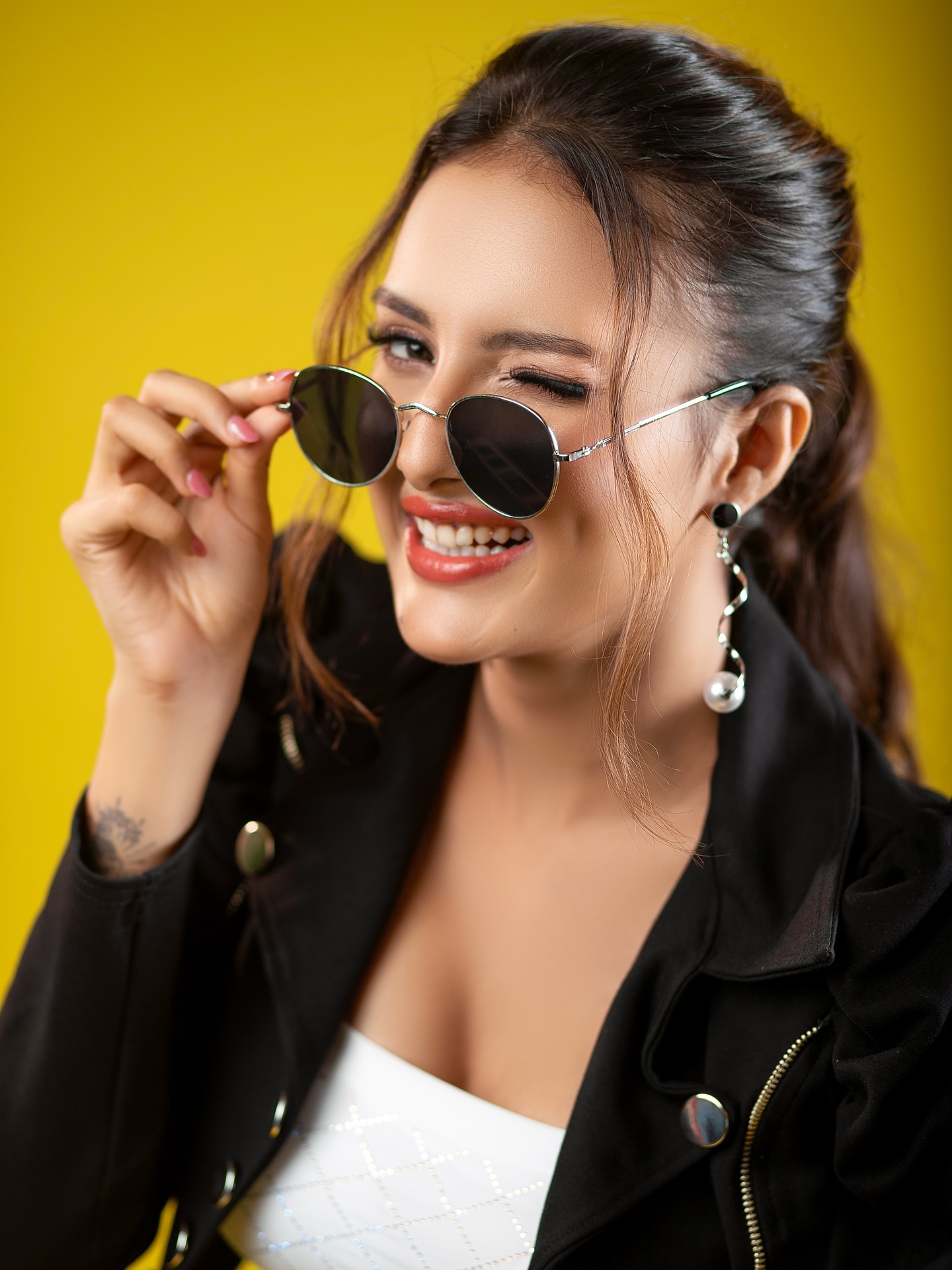 অভিনয় আর স্টাইলে নজর কাড়ছেন জ্যোতির্ময়ী