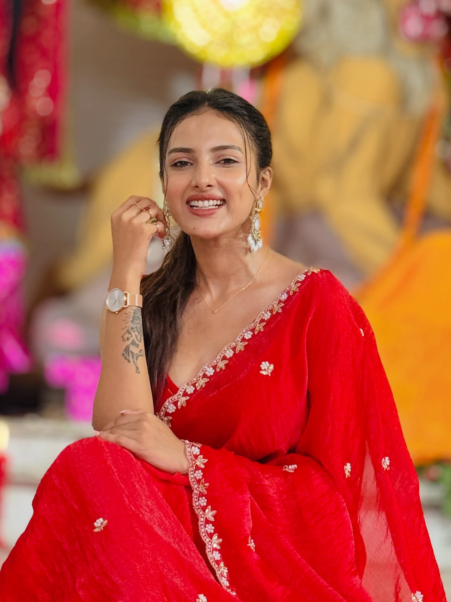 অভিনয় আর স্টাইলে নজর কাড়ছেন জ্যোতির্ময়ী