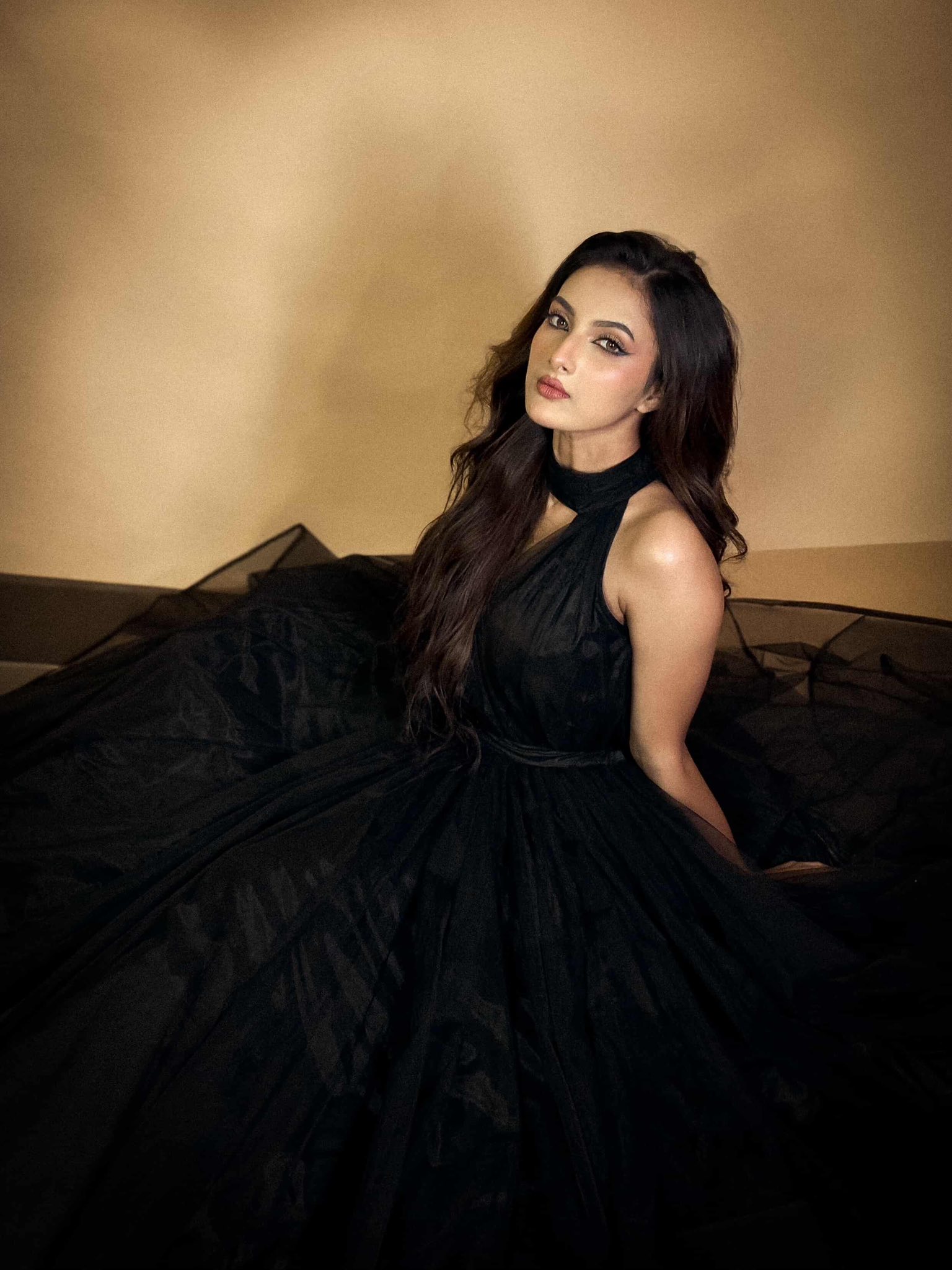 অভিনয় আর স্টাইলে নজর কাড়ছেন জ্যোতির্ময়ী