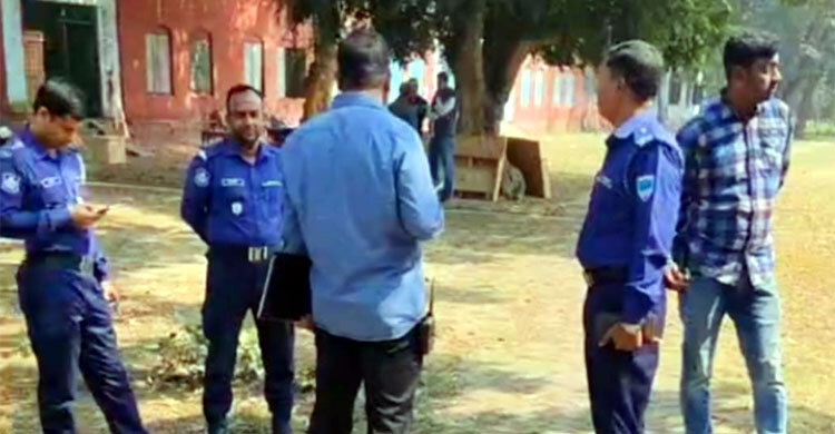 কেরু অ্যান্ড কোম্পানি চত্বরে বোমাসদৃশ বস্তু, ঘিরে রেখেছে পুলিশ