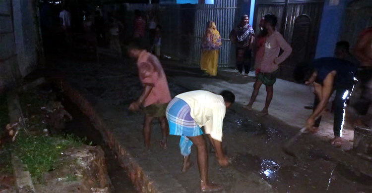 কু‌ড়িগ্রামে রা‌তের আঁধারে রড ছাড়াই আর‌সি‌সি ঢালাই