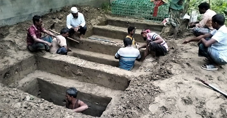 একসঙ্গে জানাজা, একসঙ্গে দাফন একই পরিবারের ৪ জনের