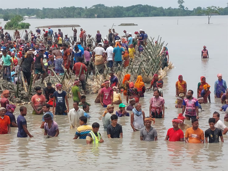 জোয়ারেও ভাঙন আতঙ্কে উপকূলবাসী