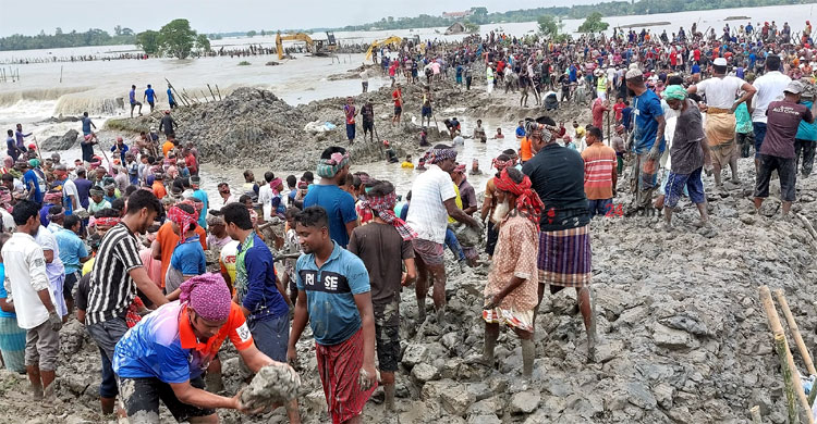 জোয়ারেও ভাঙন আতঙ্কে উপকূলবাসী