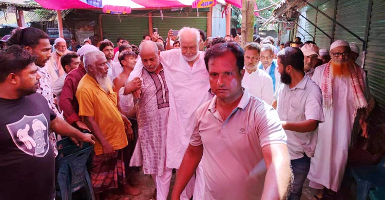 টাঙ্গাইলের সখীপুরে কৃষক শ্রমিক জনতা লীগের বর্ধিত সভায় অসুস্থ হয়ে পড়েছেন দলটির সভাপতি বঙ্গবীর কাদের সিদ্দিকী বীরউত্তম