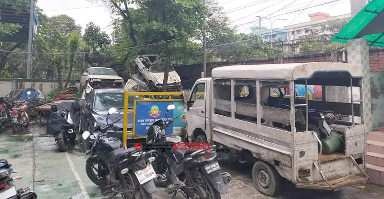জিয়া উদ্যানে ঘুরতে গিয়ে হাজতে রাত, এক ফোনকলে দিতে হলো ১০০ টাকা