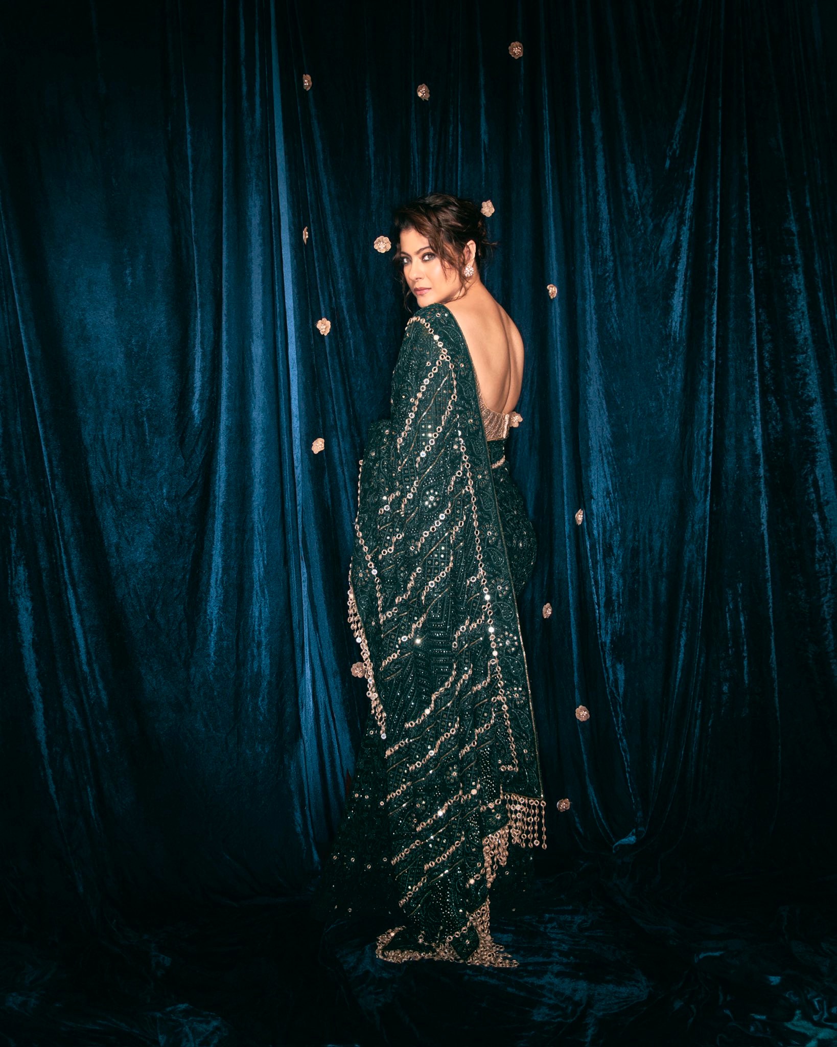 সবুজের মায়ায় কাজলের অভিজাত ফ্যাশন লুক