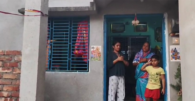 অসুস্থ বাবাকে দেখতে যেতে না পারায় বাংলাদেশি নারীর আত্মহত্যা