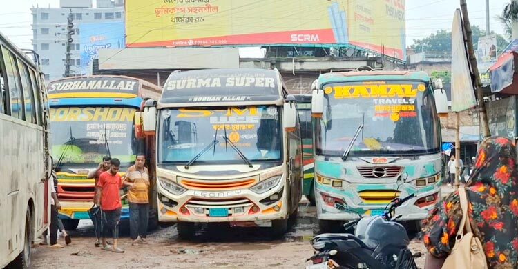 পাঁচদিন ধরে বাস চলাচল বন্ধ, যাত্রী দুর্ভোগ