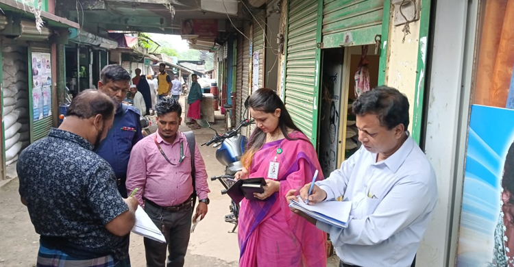 কালীগঞ্জে পাঁচ দোকান মালিকের জরিমানা