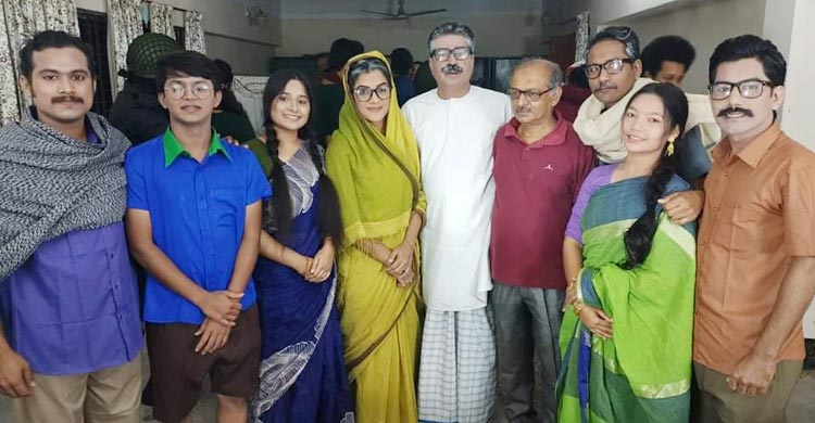 নাট্যাঙ্গনের প্রিয়মুখ আ জ ম কামাল