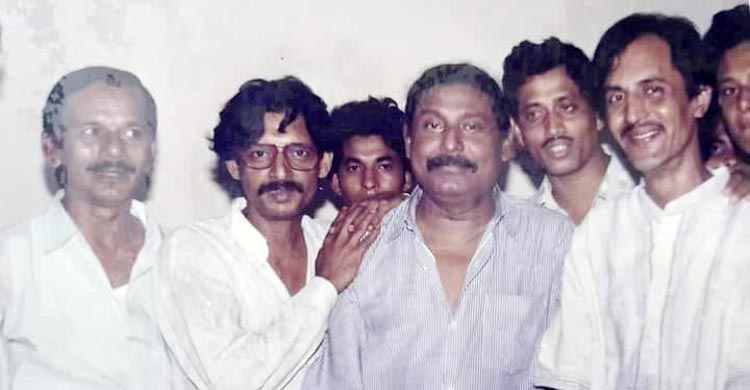 নাট্যাঙ্গনের প্রিয়মুখ আ জ ম কামাল