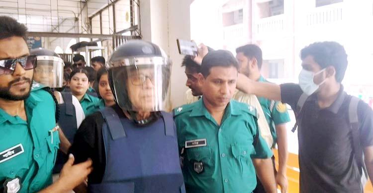 হাজতখানার টয়লেটে পড়ে মাথা ফাটলো কামরুলের