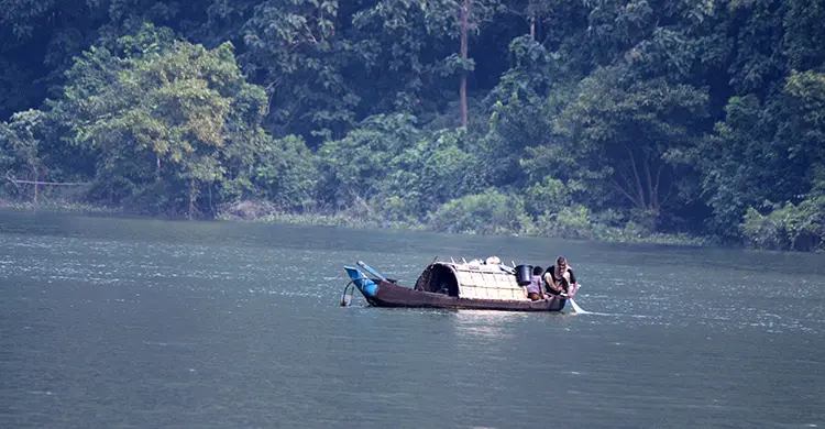 মধ্যরাত থেকে শুরু হচ্ছে কাপ্তাই হ্রদে মাছ শিকার
