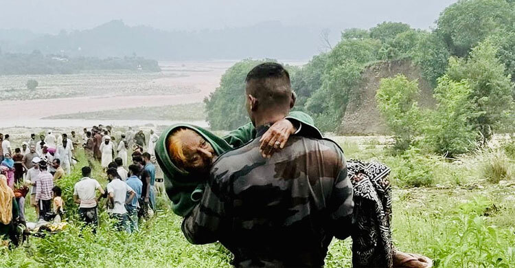 18 killed after flash floods, cloudburst hit both Indo-Pak Kashmir