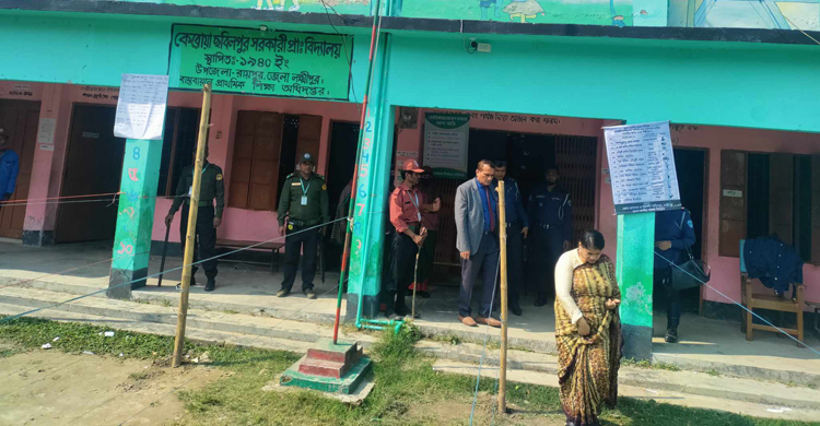 লক্ষ্মীপুরে জাল ভোট দেয়ায় গ্রেফতার ২