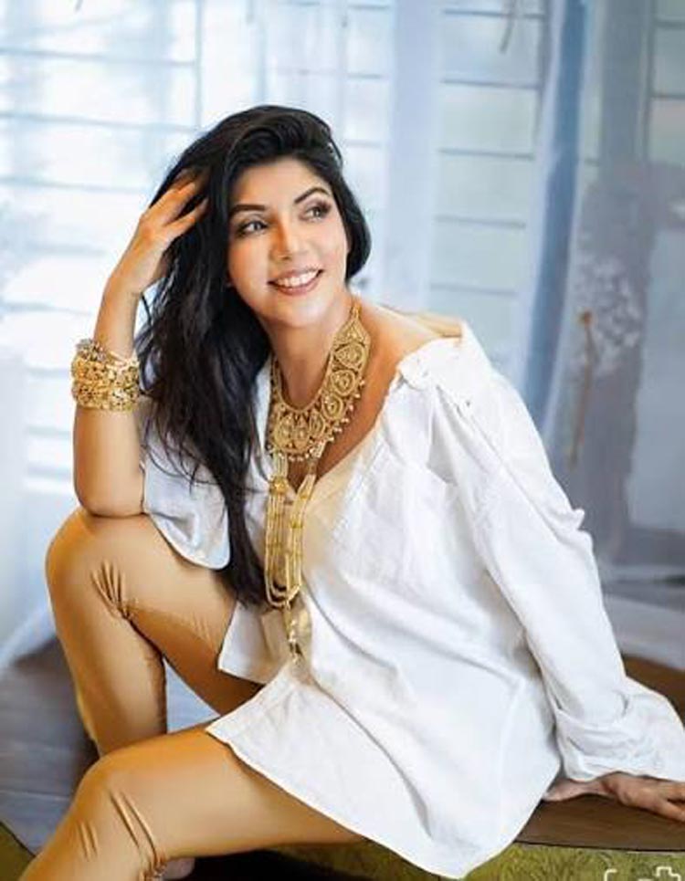 ভারত থেকে নওশাবাকে ভয়েজ মেসেজ...