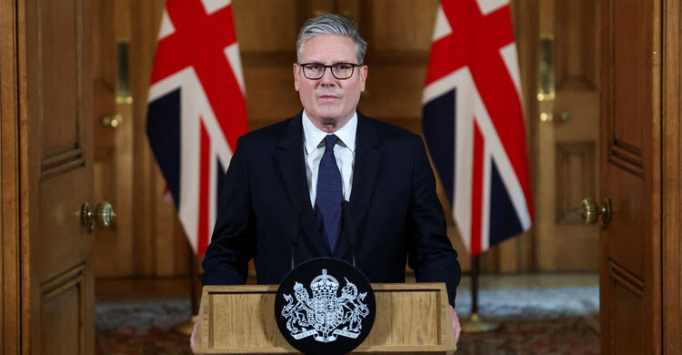 শিক্ষার্থীদের ইসরায়েলবিরোধী বিক্ষোভে অংশ না নেওয়ার আহ্বান ব্রিটিশ প্রধানমন্ত্রীর