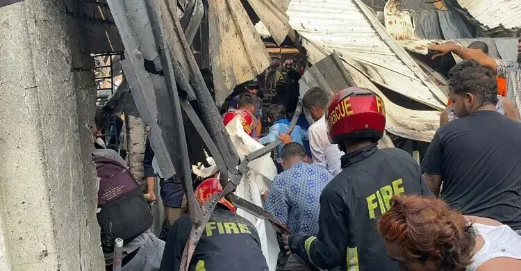 কেরানীগঞ্জে গ্যাস লাইটার তৈরির কারখানাটির অনুমোদন ছিল না