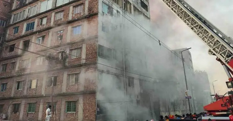Fire in Keraniganj building, 14 fire units respond