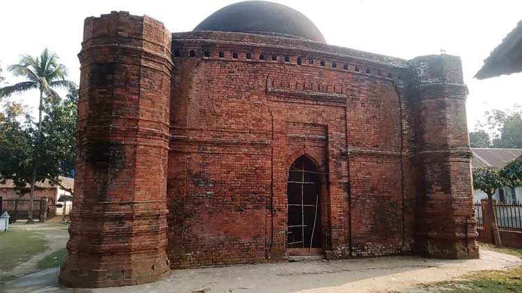 তিন যুগেও সংস্কার হয়নি সাড়ে চারশ বছরের খেরুয়া মসজিদ