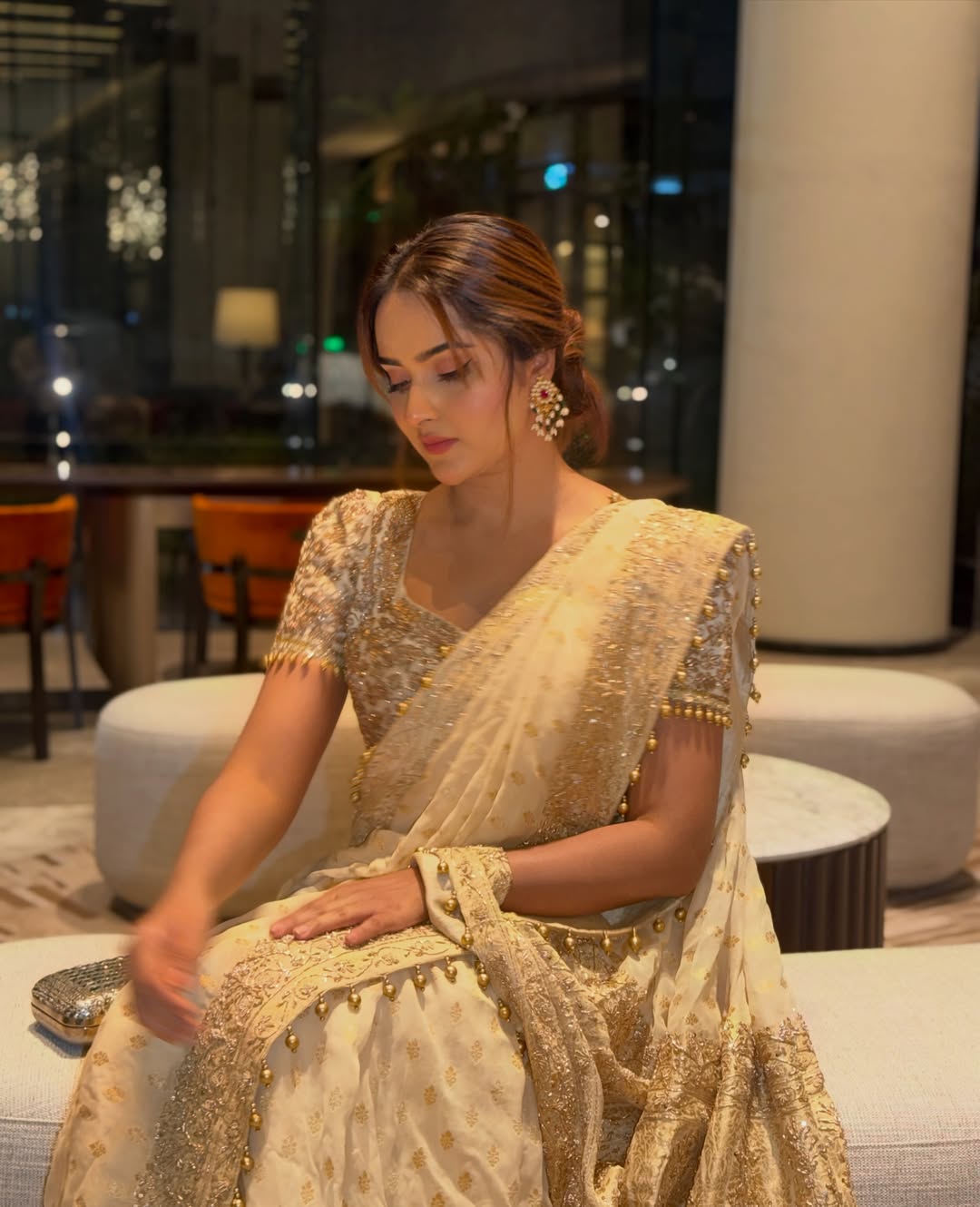 ঐতিহ্য আর গ্ল্যামারে কেয়া পায়েলের জাদু