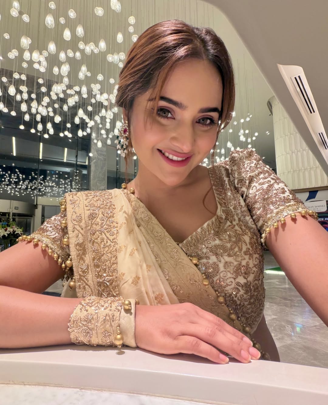 ঐতিহ্য আর গ্ল্যামারে কেয়া পায়েলের জাদু