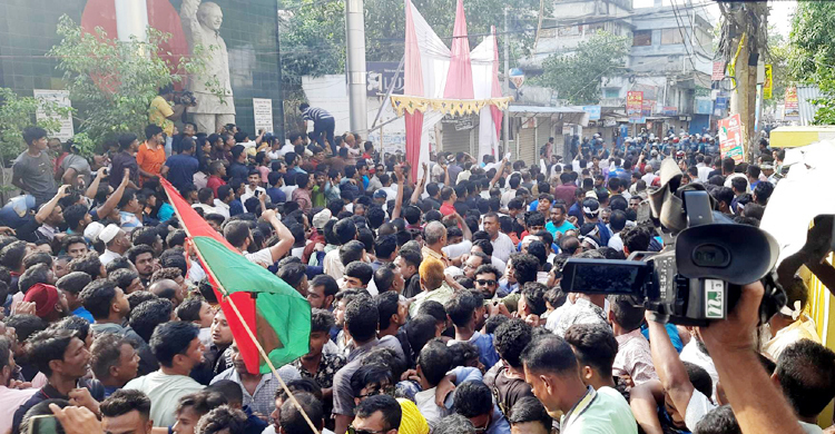 খুলনায় বিএনপির ৪৮ নেতাকর্মীর নামে মামলা, অজ্ঞাত আসামি ১৩০০