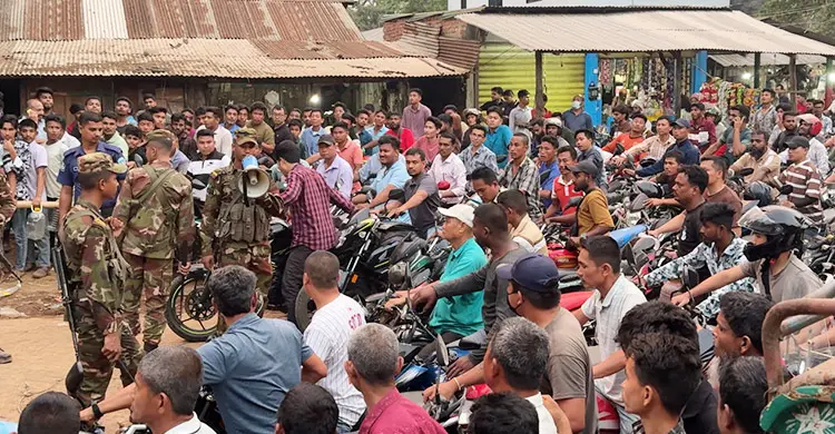 ১৫০০ থেকে ৩০০ টাকায় নেমেছে মোটরসাইকেল চালকদের আয়