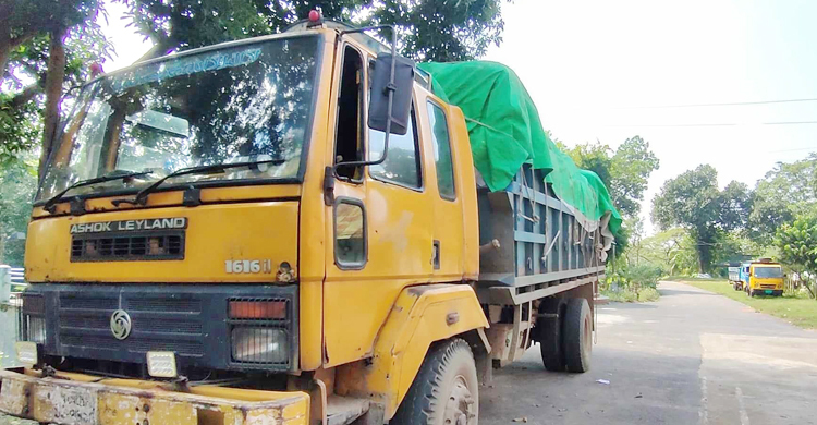 খাগড়াছড়িতে ট্রাকভর্তি ৩৬০ বস্তা সরকারি চাল জব্দ, গ্রেফতার ২