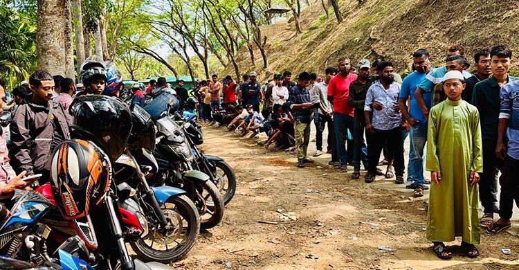 পর্যটকে মুখর খাগড়াছড়ির পাহাড়