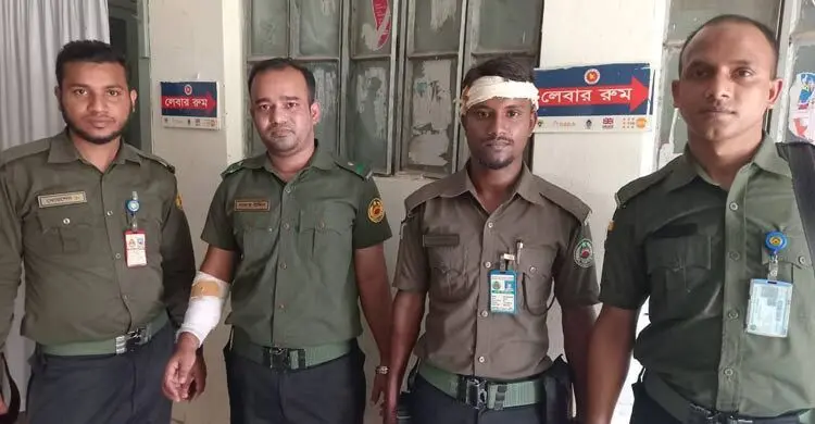 খাগড়াছড়িতে ভ্রাম্যমাণ আদালতে হামলা, ইউএনওসহ আহত ১৫
