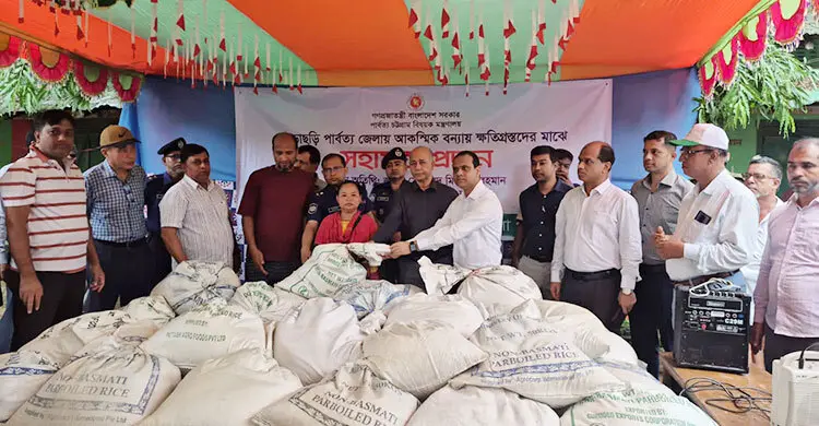 বন্যাদুর্গত মানুষের পুনর্বাসনের আশ্বাস পার্বত্য সচিবের
